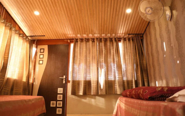 Hotel Moon And Restaurant