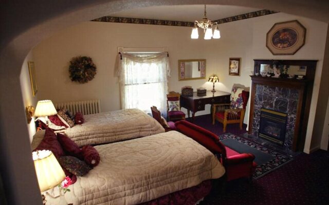 Thompson House Inn & Tea Room