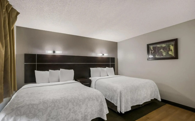 Red Roof Inn PLUS+ & Suites Knoxville West-Cedar Bluff