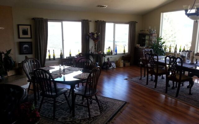 Yosemite Sierra View Bed & Breakfast