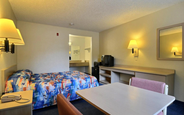 Motel 6 Seattle, WA - South