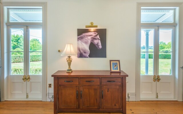 Magnificent Karaka Estate with Swimming Pool