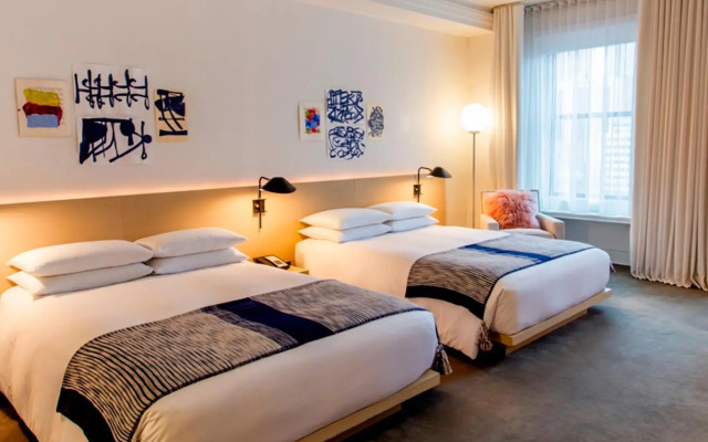 The Chicago Hotel Collection Ambassador Gold Coast