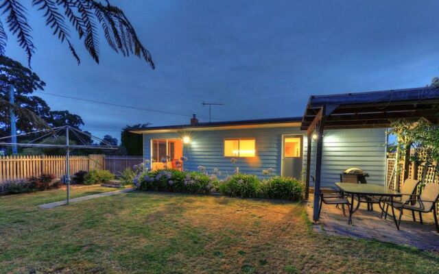 Castaway Cottage - Essentially Tas