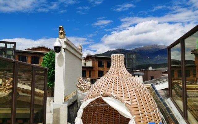 Yiyinju Holiday Hotel