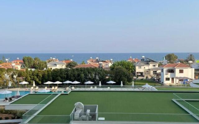 Stunning 2 plus 1 apartment for rent in ABELIA RESIDENCE at Bogaz with beautiful sea and mountains views