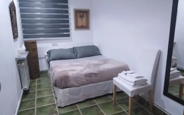 Private Rooms - Fira 2