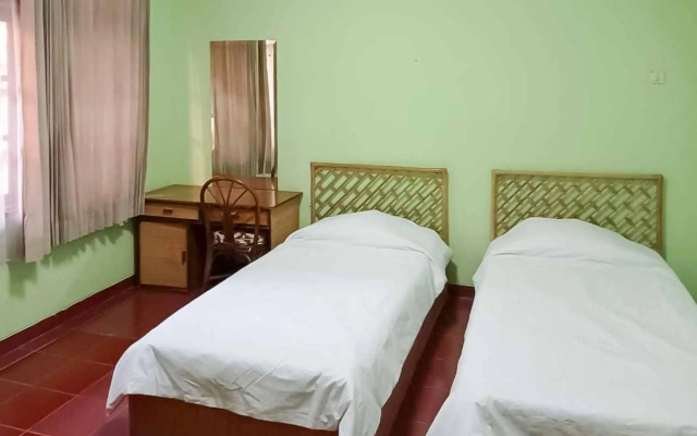 RedDoorz Plus near Tugu Mercusuar Anyer