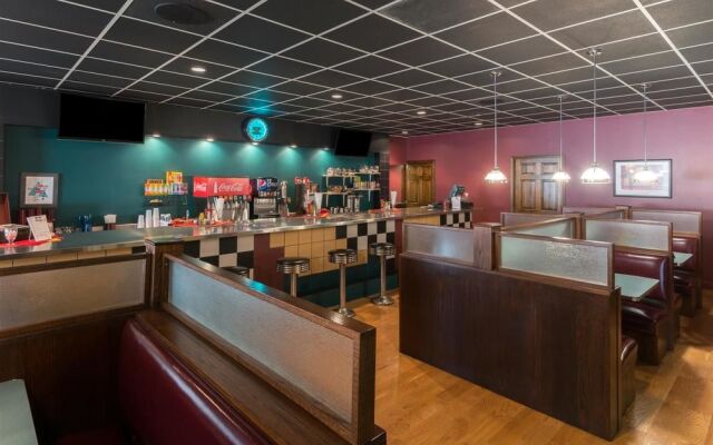 Ramada Topeka Downtown Hotel and Convention Center