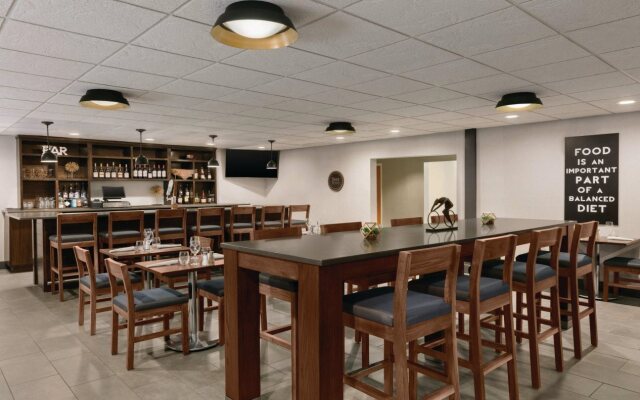 Four Points by Sheraton Raleigh Arena