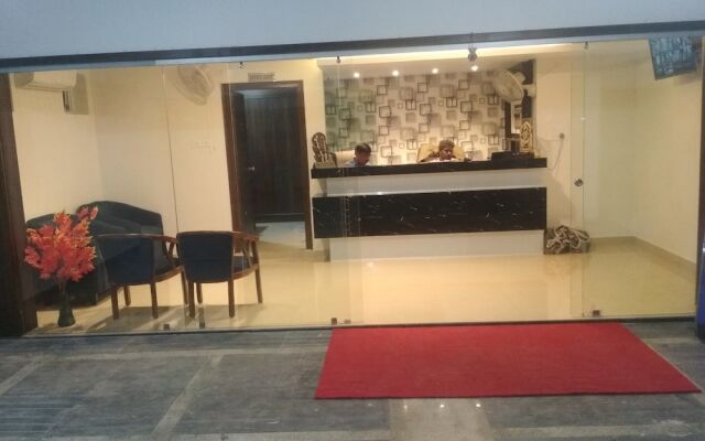 Collection O 10434 SSR Royal Suites