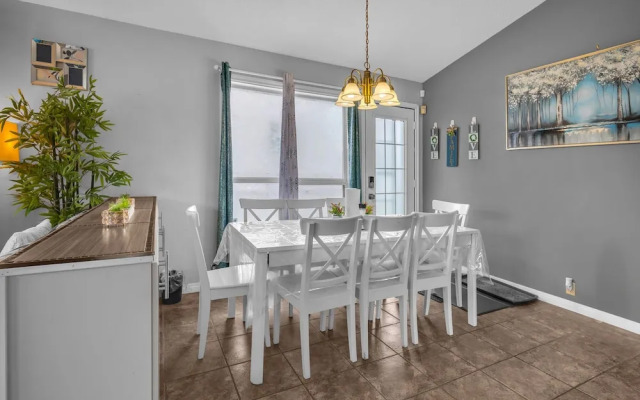 33 Executive Home A C Airport