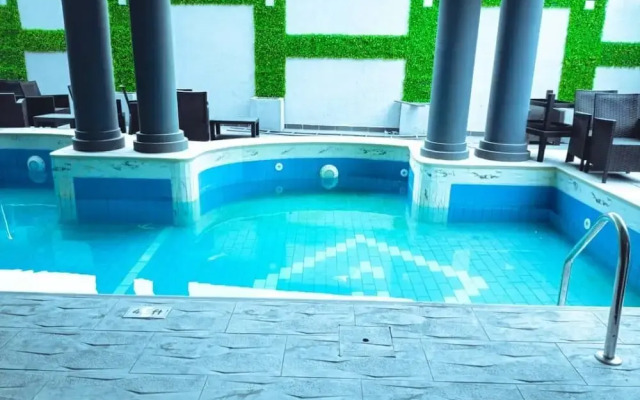 West-Swiss Hotel