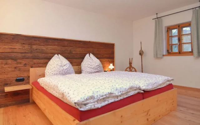 Sunny Holiday Home Near the Forest