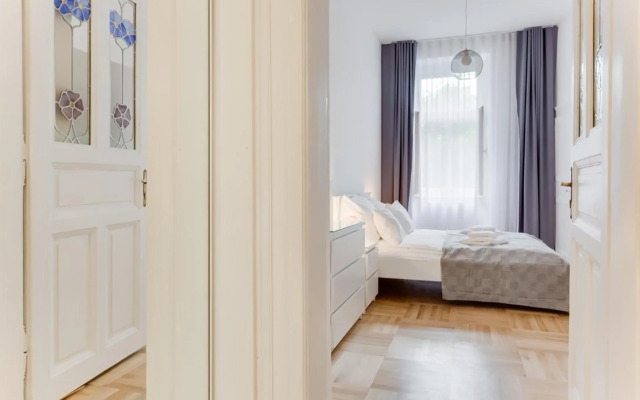 The Dancing House Residence