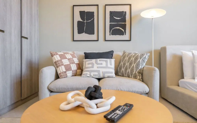 Peaceful Studio - Perfect for Relaxation in JVC