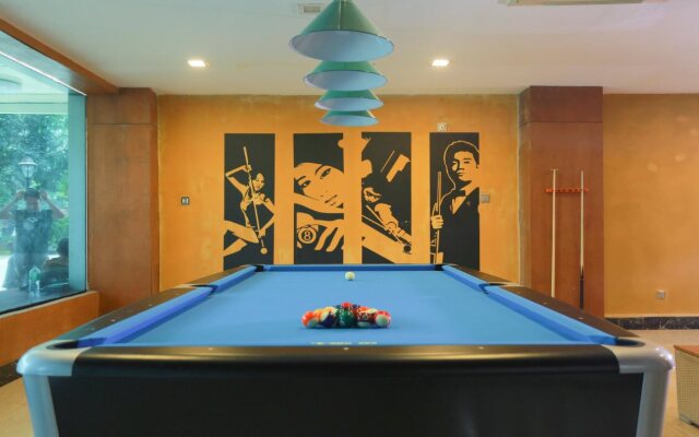 Uptown Hotel