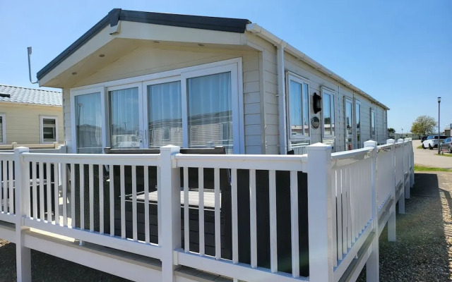 2br-sleeps6-fireplace-parking-patio-seaside
