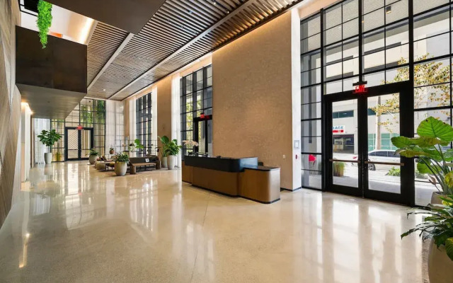 Luxury PH 51st Floor City Views