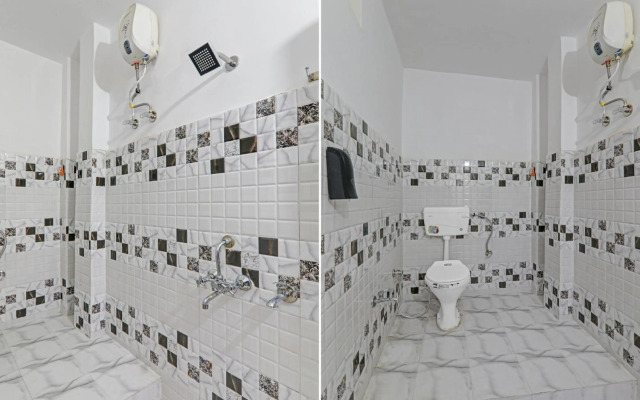 OYO Flagship 80465F R K Hotels