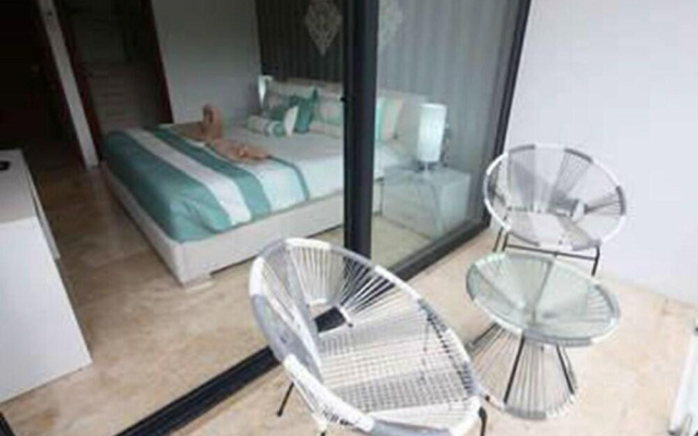 B&B Tiburon