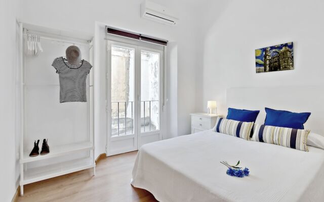 Del Parque Flats - Alvarez