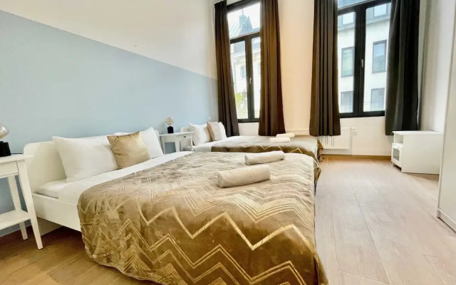 Luxury 2BR 2BA Near Fashion District by Oneluxstay