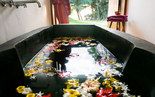 UTMT Underneath the Mango Tree Beach & Spa