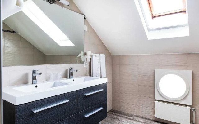 Modern Apartment - AC- 1br-2p- Geneva