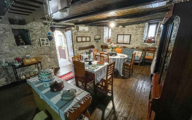 Bujtina Kodiket Guesthouse