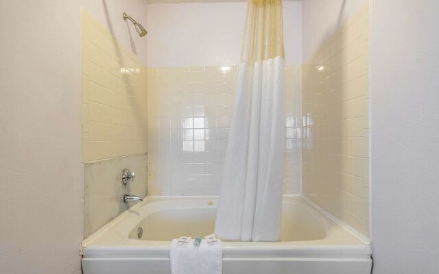 Studio 6 Suites Louisville, KY – Airport/Expo Center