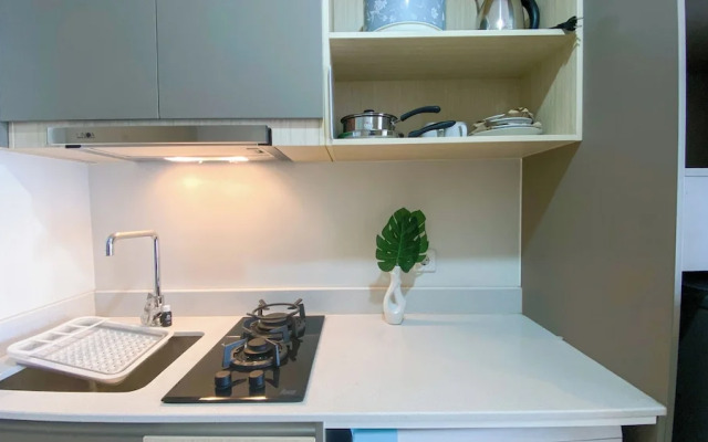 Good And Modern Look Studio At Gold Coast Apartment