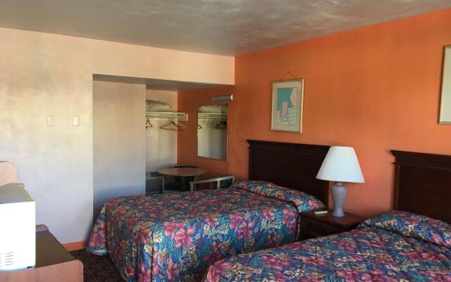 Fountain Inn & Suites