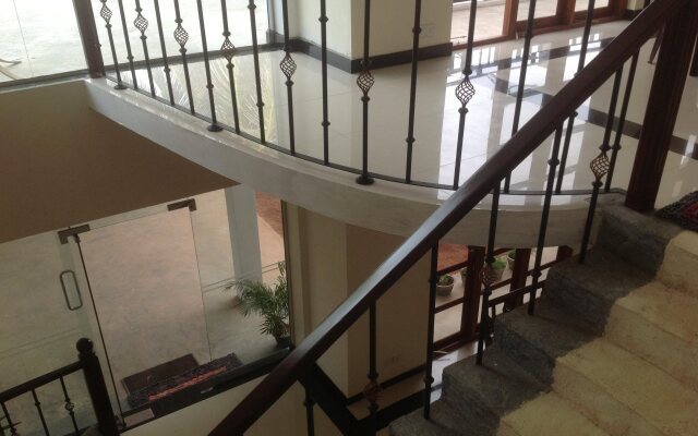 Araliya Blue Beach View Hotel