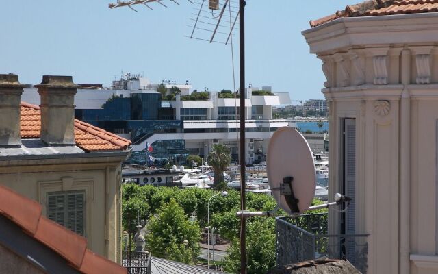 Charming apartment Forville Market