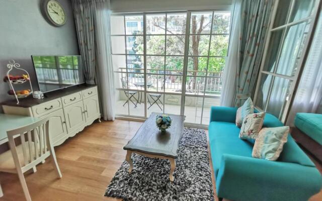 Autumm HuaHin B205 PoolView by BookingHuaHin