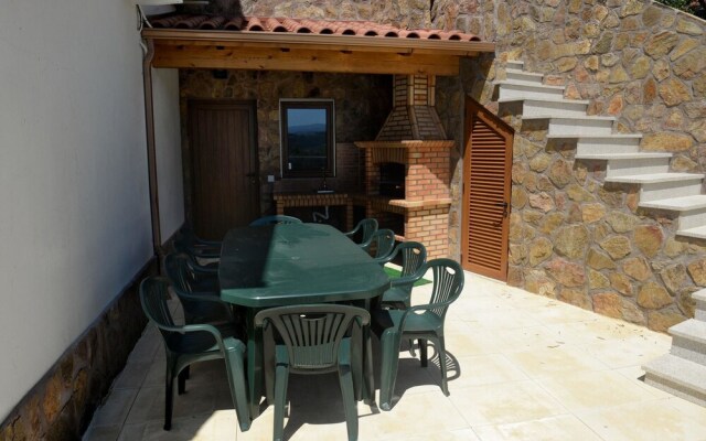 House With 6 Bedrooms in Celorico de Basto, With Pool Access, Furnishe