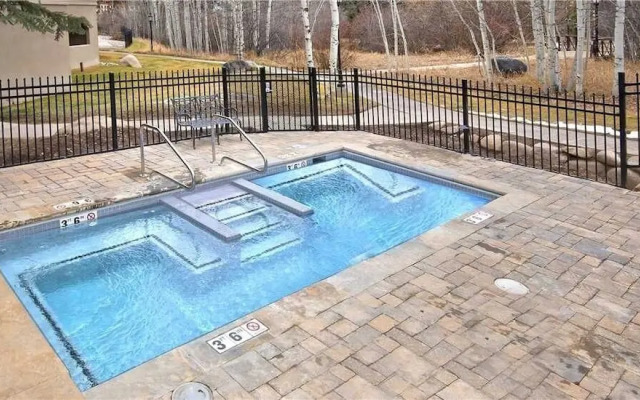 Townsend Place A106 1 Bedroom Condo by Redawning