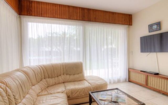 House Yu Fine Carnac