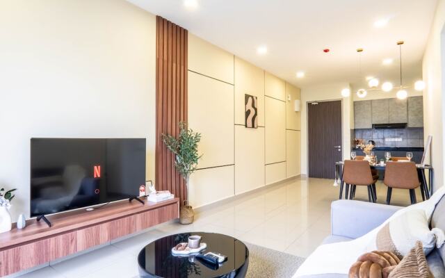 M Vertica KL by Airhost