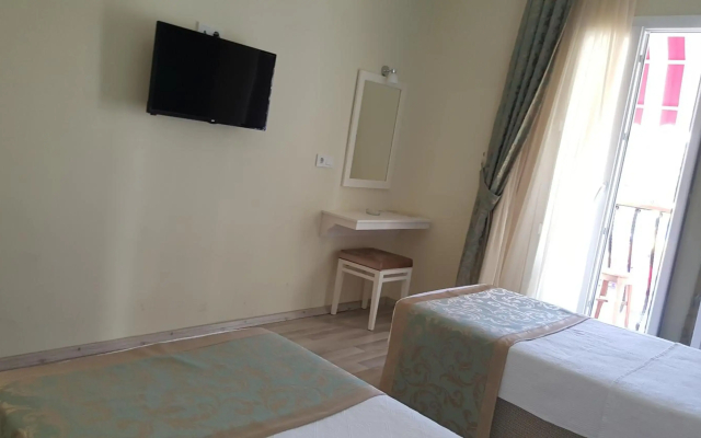 Artemis Hotel