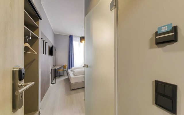 Smart Stay Hotel Station