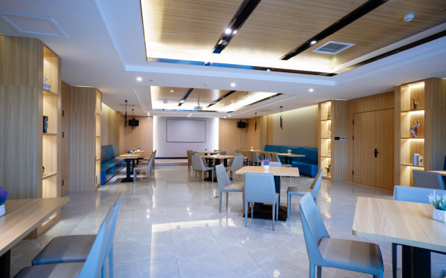Starway Hotel (Wenxi Swimming Pool)