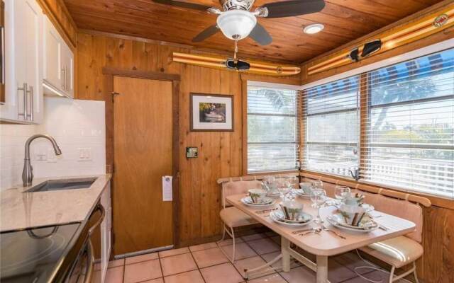 Anna Cabana Beach House by RedAwning