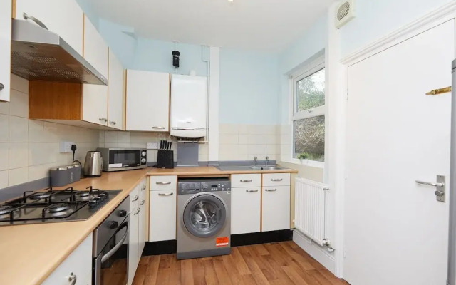 4 Bed Derby House - Long Stays- Parking