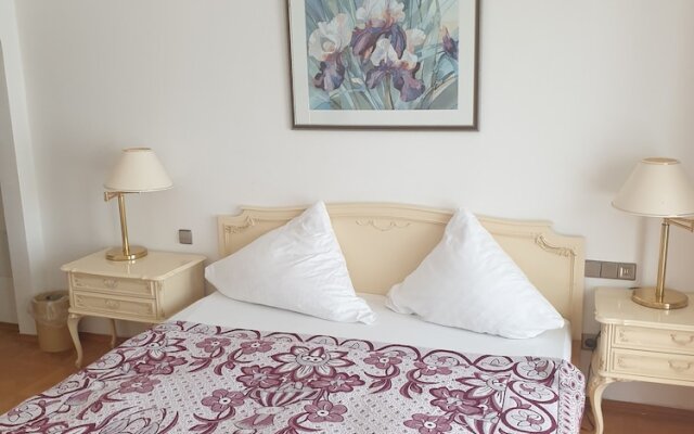 Strand Hotel Amelia