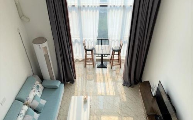 April Fair Duplex Apartment Guagnzhou South Railway Station Ao Yuan Yue Shi Dai Branch – Guest Rooms – Guangzhou