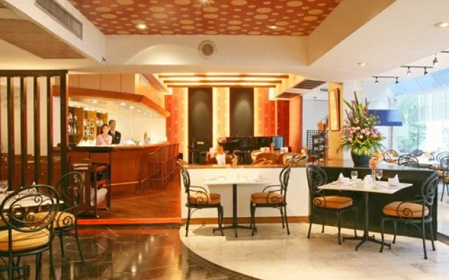 Tai Pan Hotel-4 Nights, Bangkok, Thailand