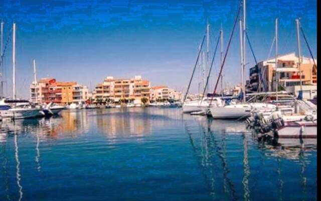 Studio in Agde, With Balcony - 200 m From the Beach