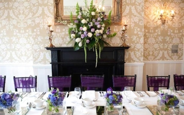 East Close Hotel